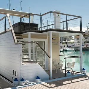 Botel Portoverde Luxury Houseboat