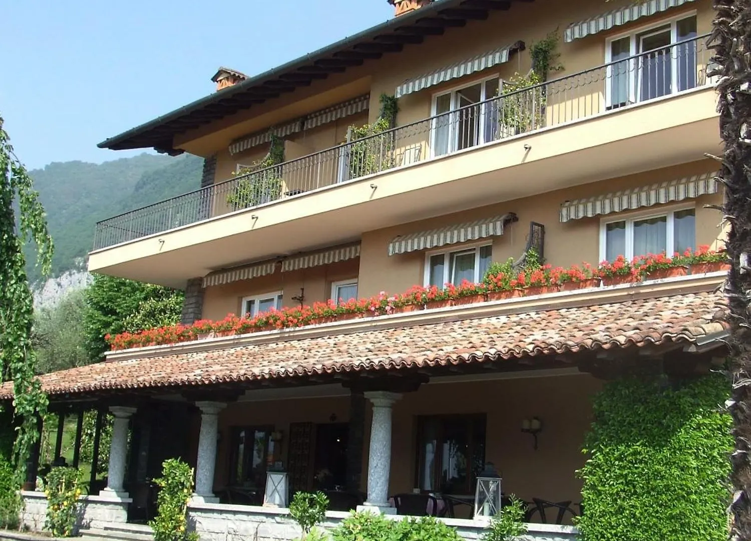 Albergo Villa Edy Tremezzo 3*,  Italy